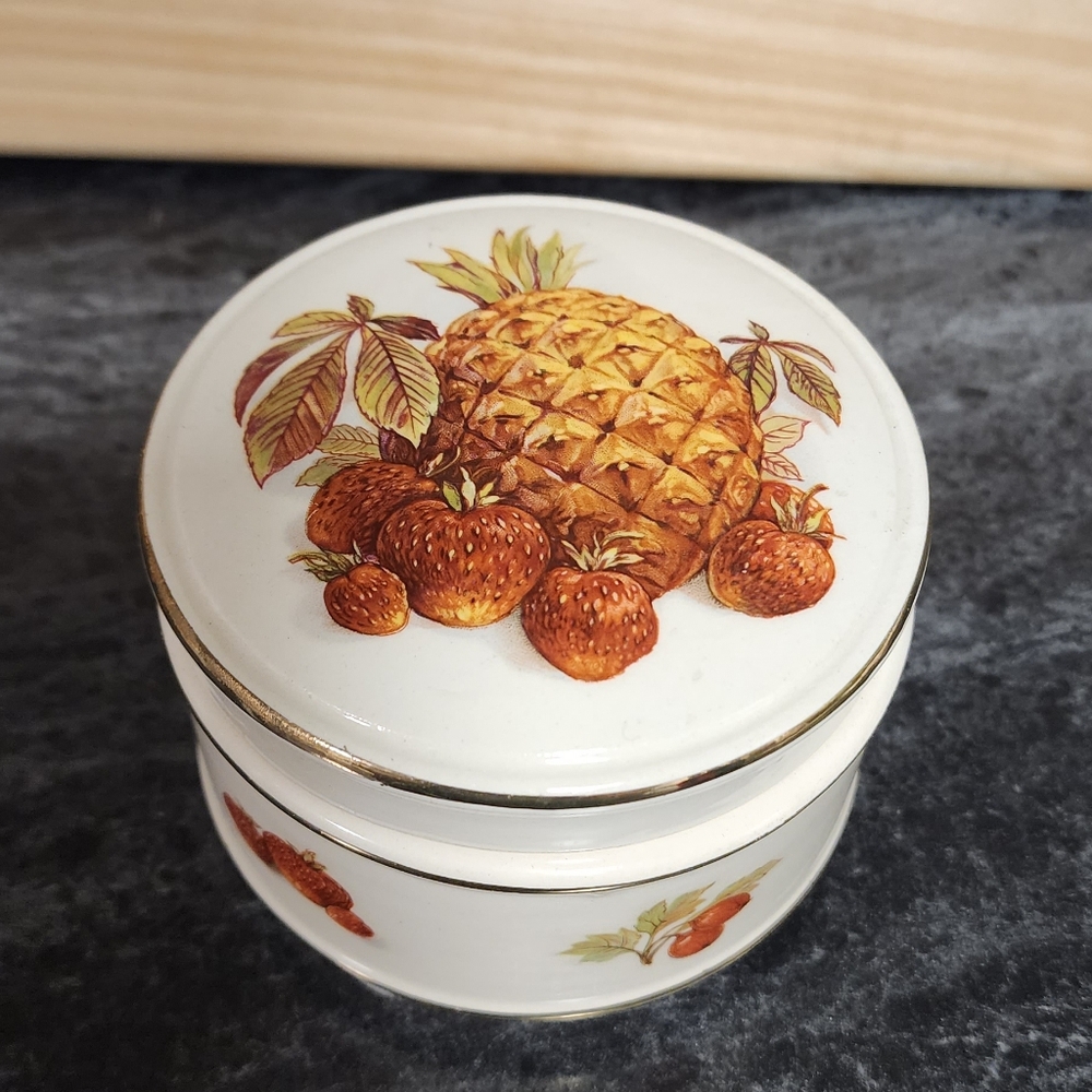 SADLER SUGAR BOWL IRONSTONE LIDDED SUGAR BASIN PINEAPPLE BERRIES AND NUTS